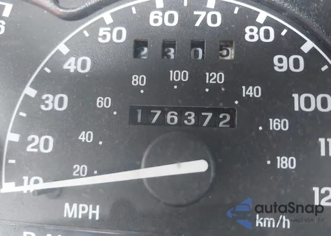 1999 Ford Explorer Eddie Bauer/Limited/Xlt from USA, damaged, VIN 1FMZU35P3XUC87514